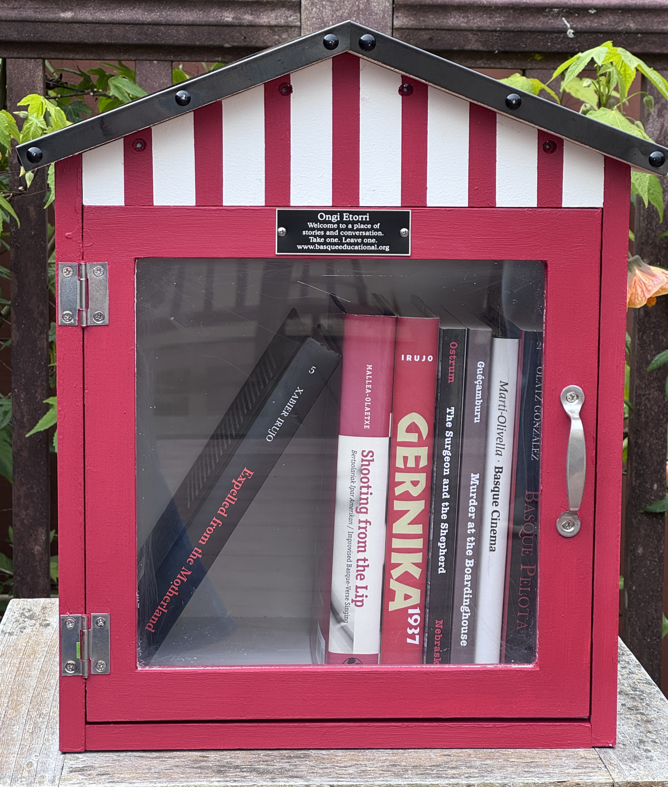 The Free Little Basque Library
